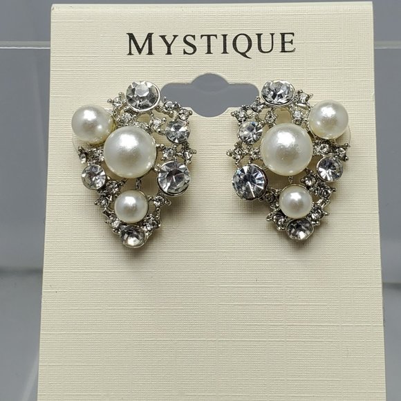 MYSTIQUE pearl bridal cluster pierced stud earring clear silver tone - Picture 1 of 4